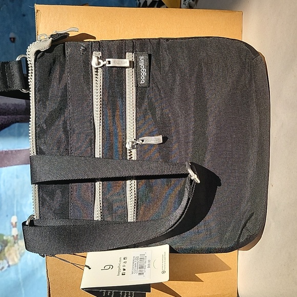 Baggalini Comrade 3-Zip Crossbody BRAND NEW ☆with the 🏷tags! - Picture 2 of 11